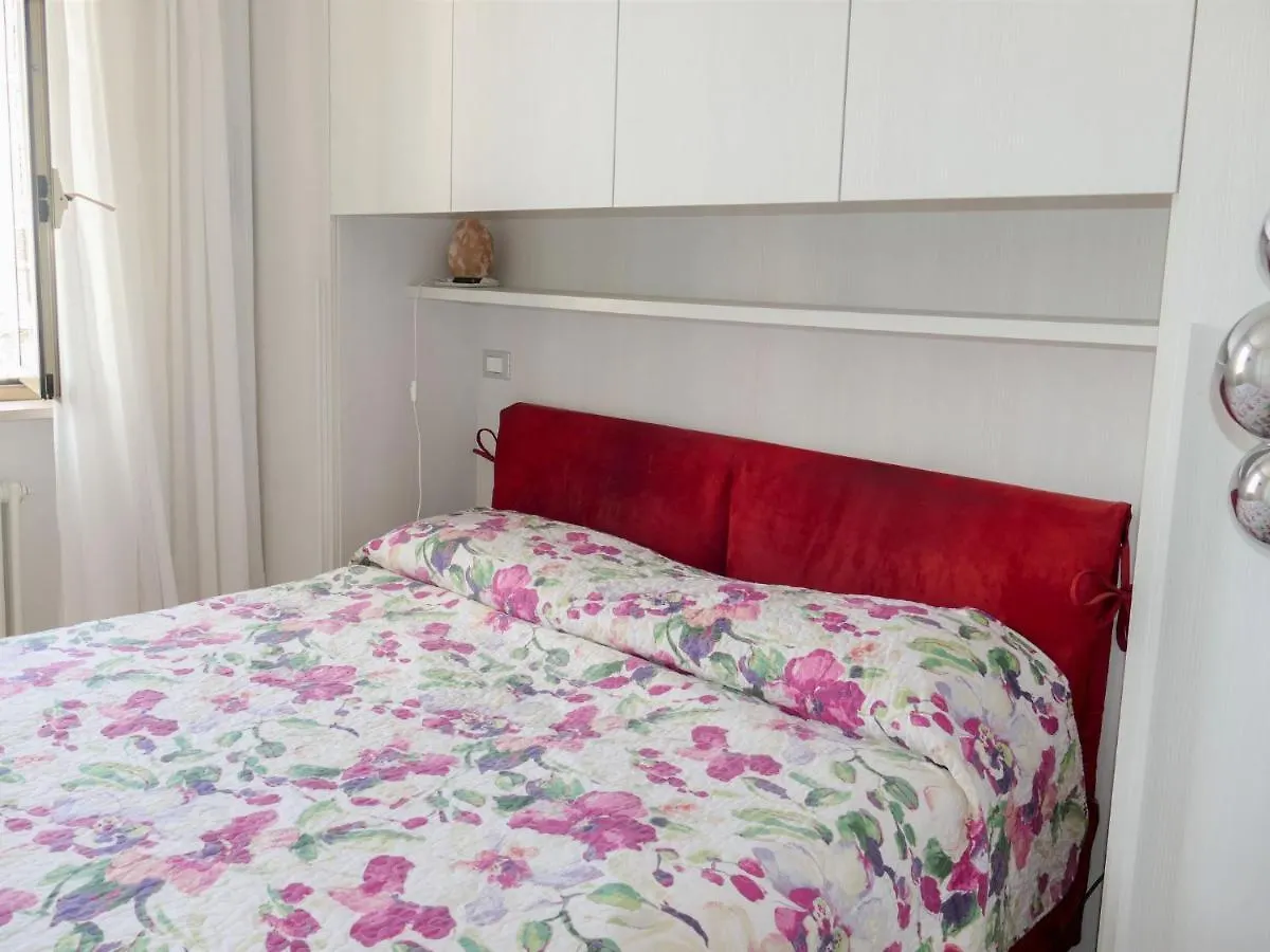 Holiday home Locazione Turistica La Petit Maison